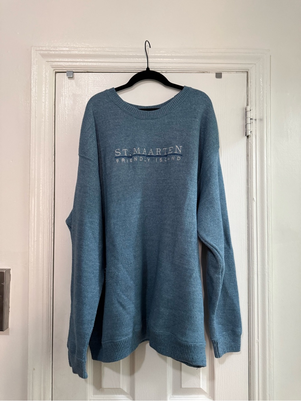 St. Maarten embroidered crewneck sweatshirt